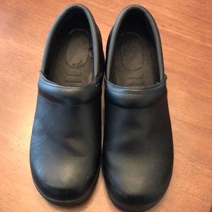 EUC Tredsafe black shoes